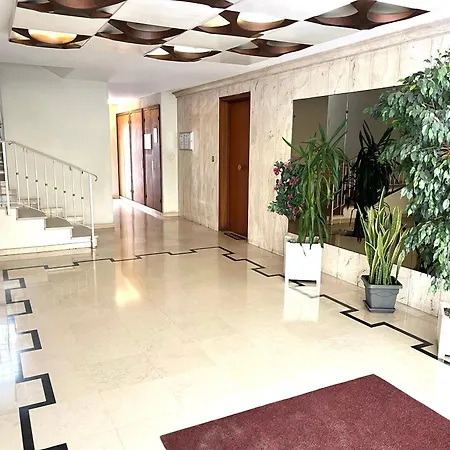 Appartement Carre D'or Bastion 1er Vue Antibes