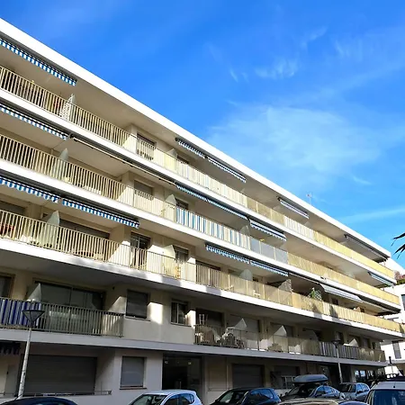 Carré D'or Bastion 1er Vue Antibes